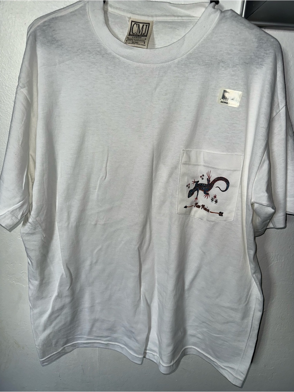 White Pocket T-Shirt with Lizard Graphic